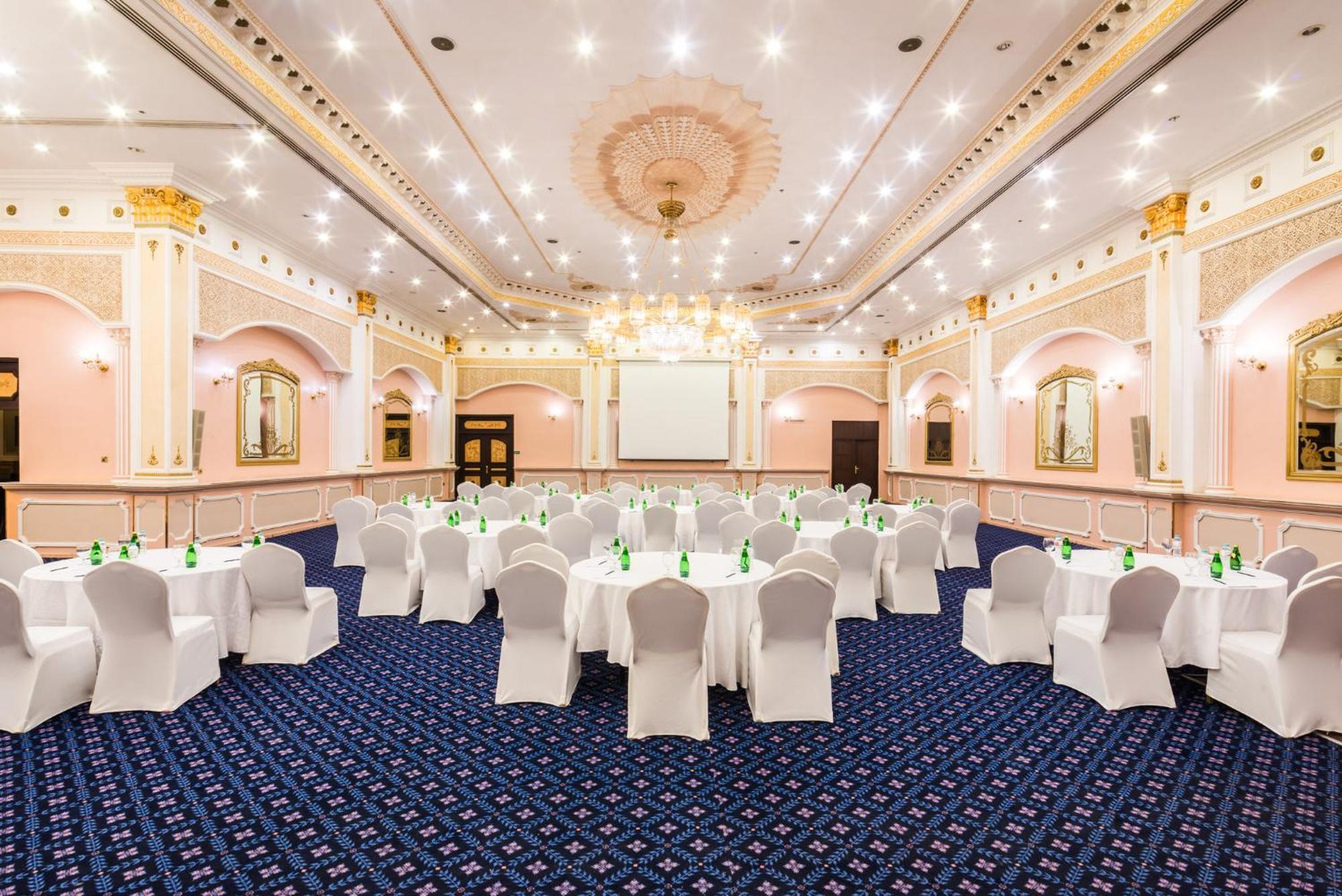 Holiday Inn Riyadh Al Qasr By Ihg Экстерьер фото